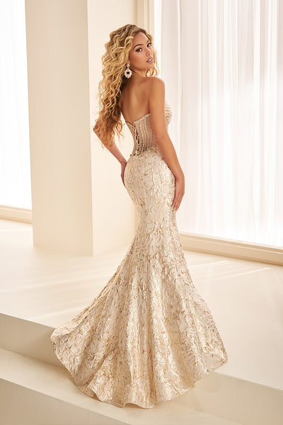 EW38065 Ellie Wilde