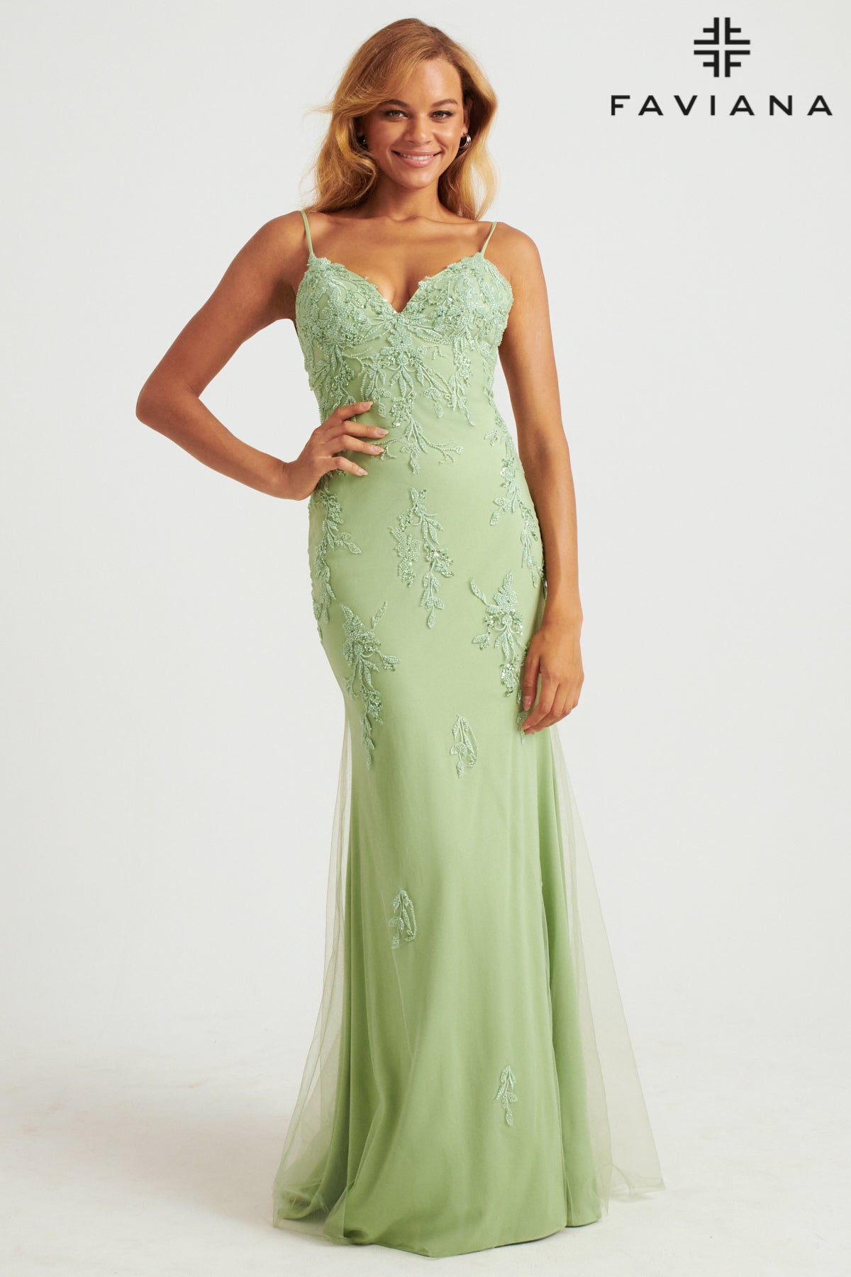 slim fit dress slacks Emerald Green Long Sequin Prom Dress With Sweetheart Neckline main image 1